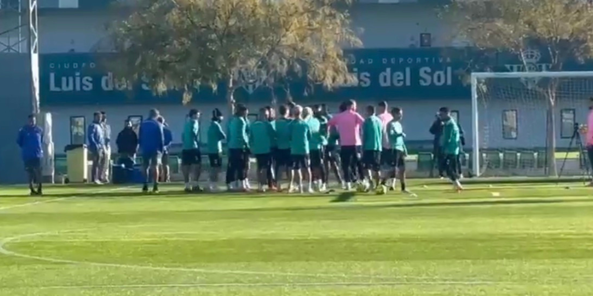 Una reaparición importante en el entrenamiento del Betis de este viernes