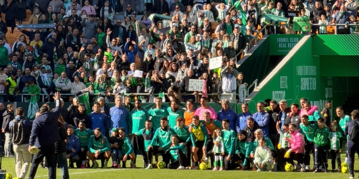 La comunión equipo-afición en la previa del derbi