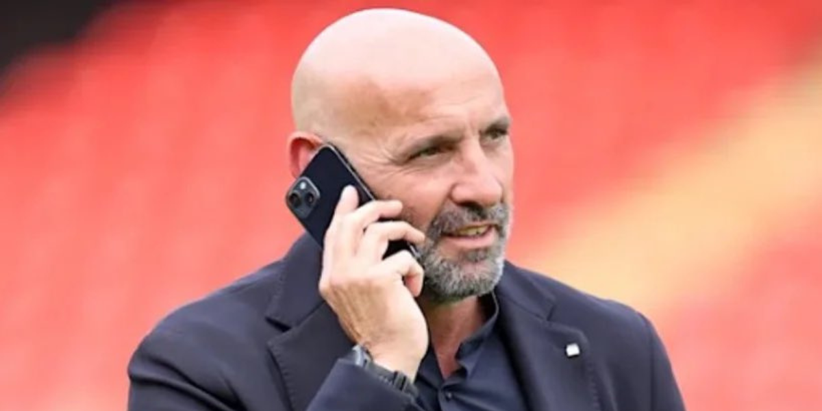 Monchi en su etapa en el Aston Villa