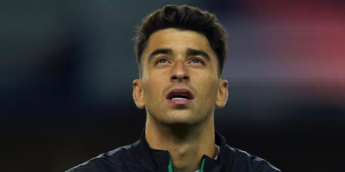 Marc Roca antes de un partido con el Betis