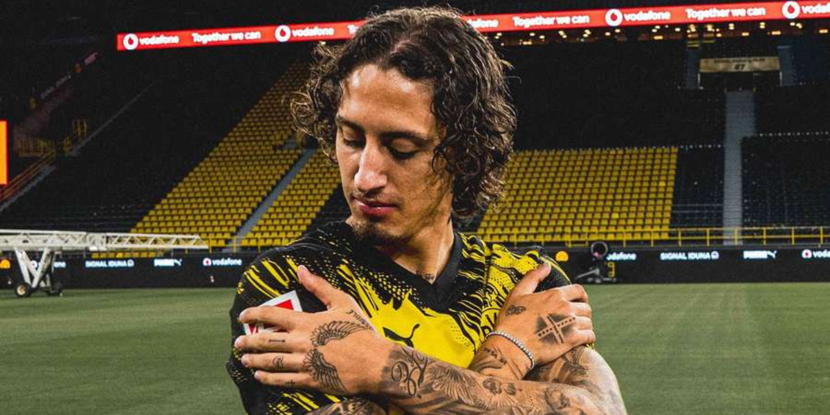 Fabio Silva tras un partido con el Dortmund