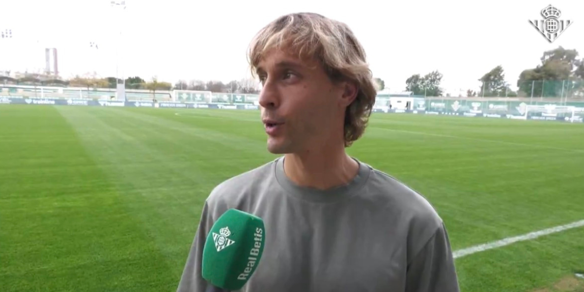 Entrevista a Canales en los medios oficiales del Betis