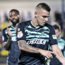 Pablo García celebrando un gol con el Betis