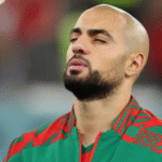 Amrabat durante el himno de Marruecos