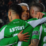 Cucho, Antony y Ruibal celebrando un gol del Betis en Murcia