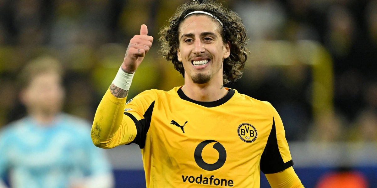 Fabio Silva en un partido con el Dortmund