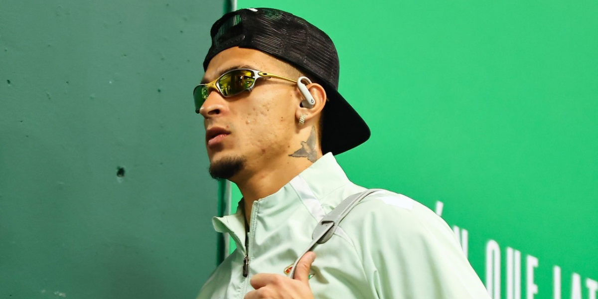 Antony llegando a La Cartuja para enfrentarse al Getafe