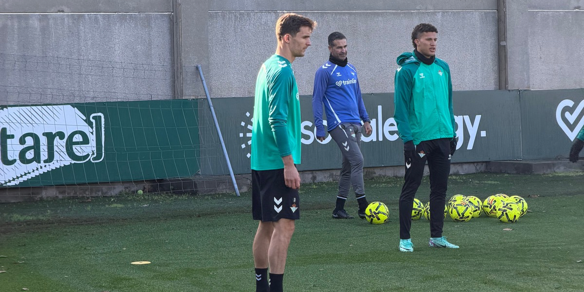 Diego Llorente en la vuelta al trabajo del Betis 