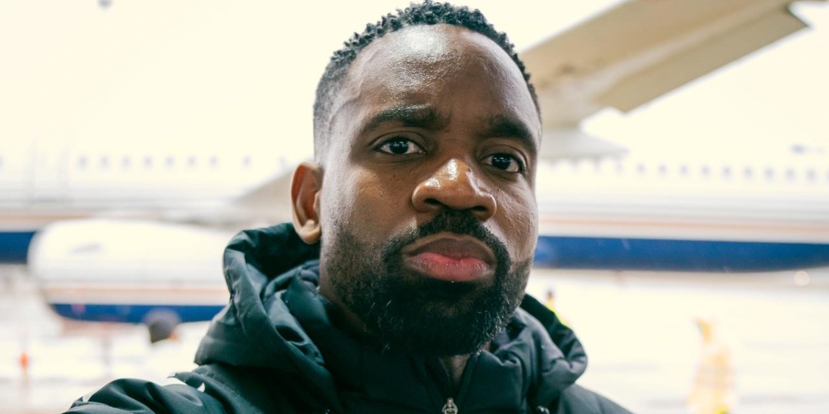 Bakambu antes de viajar a Zagreb con el Betis