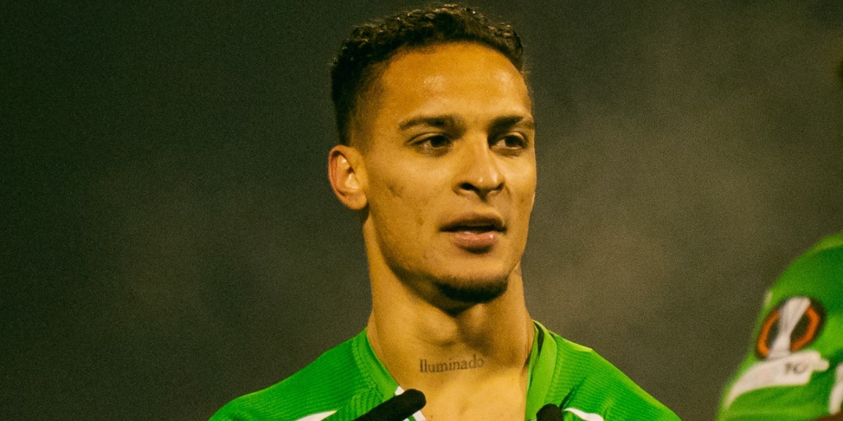 Antony celebrando su gol en Zagreb