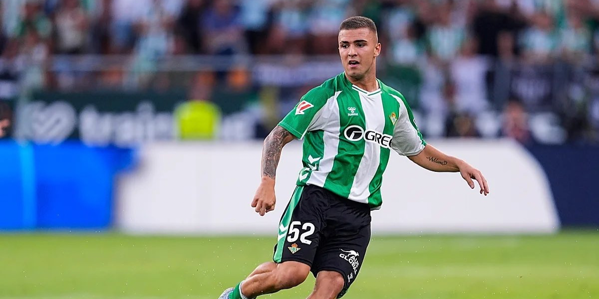 Pablo García en un partido con el Betis