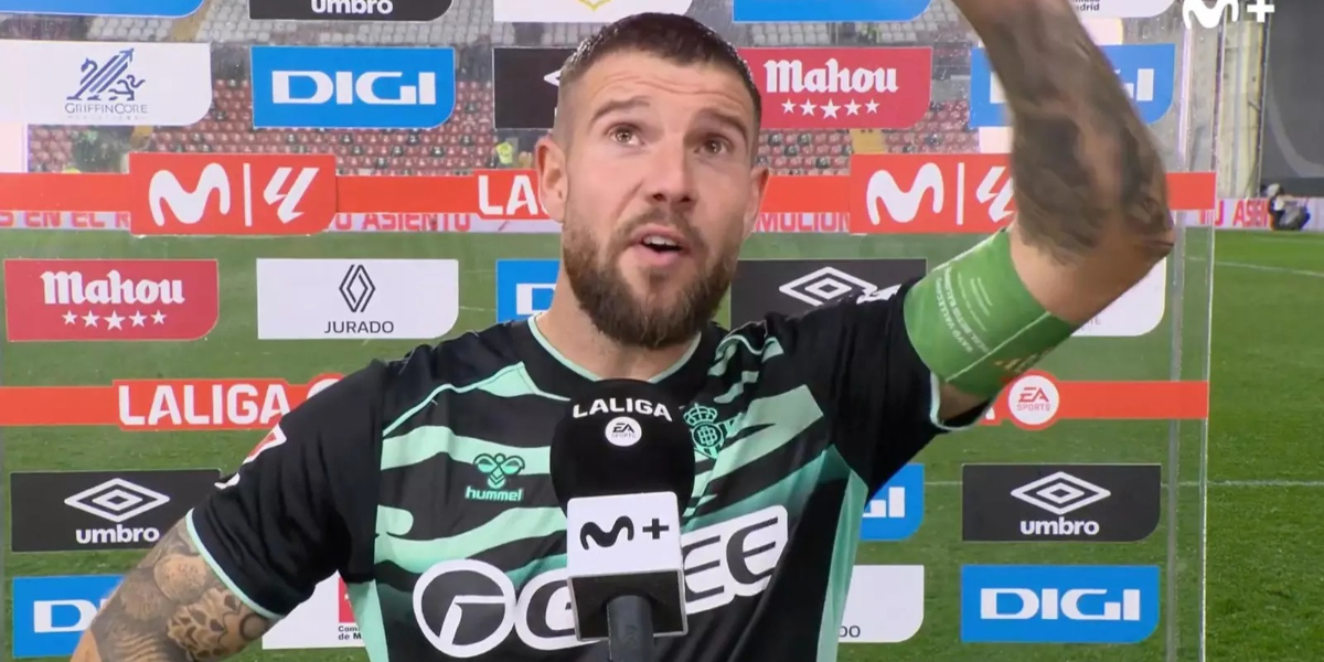 Altercado de Aitor Ruibal con un aficionado en Vallecas