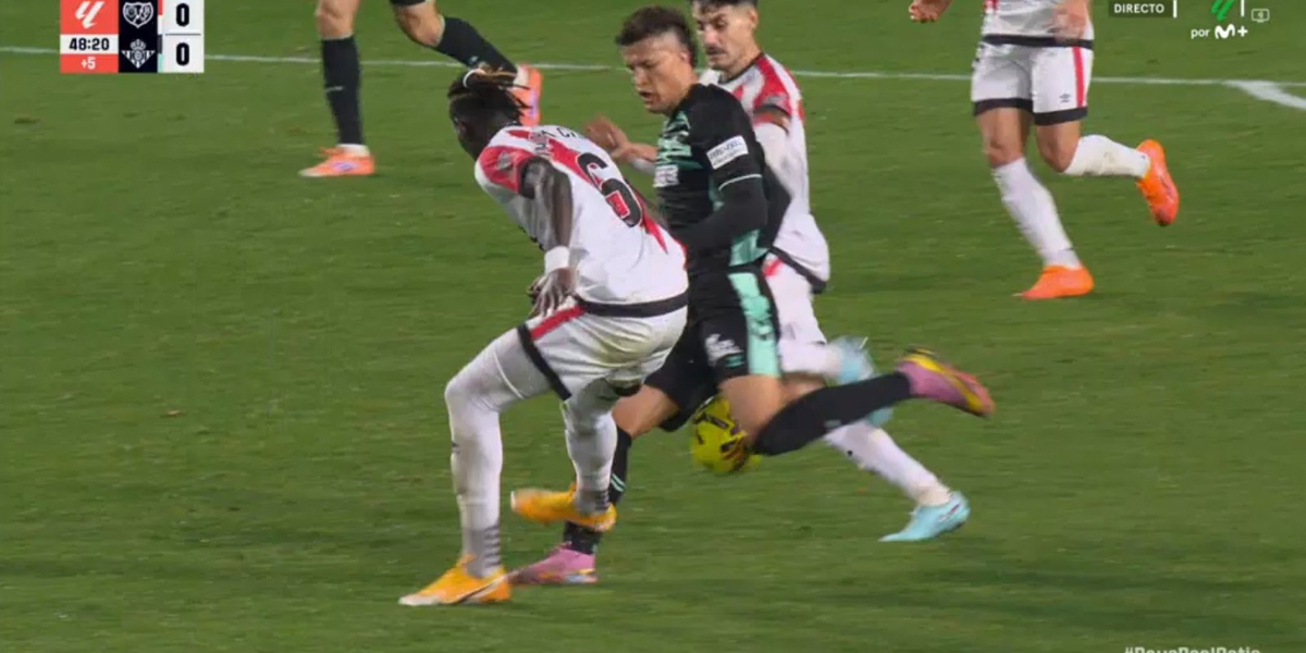 La peligrosa acción de Pathe Ciss con Deossa