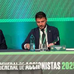 Joaquín Sánchez se estrena como consejero en la Junta del Betis