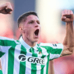 Altimira celebrando una victoria con el Betis