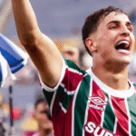 Facundo Bernal celebrando una victoria con Fluminense