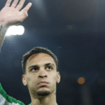 Antony tras ser sustituido ante el Villarreal