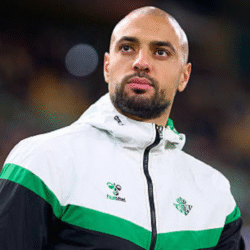 Amrabat en la previa de un partido con el Betis