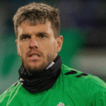 Lo Celso durante el calentamiento previo a un partido del Betis