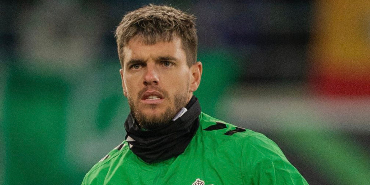 Lo Celso durante el calentamiento previo a un partido del Betis