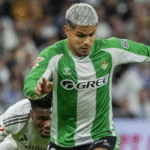 Cucho Hernández durante el choque del Betis ante el Madrid