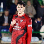 Petit durante un partidos con el Mirandés