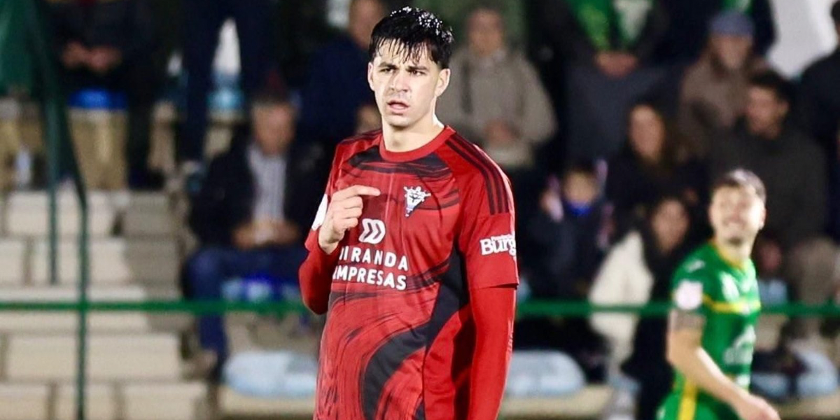 Petit durante un partidos con el Mirandés