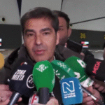 Declaraciones de Haro en el aeropuerto de Sevilla, antes de viajar a Grecia