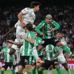 Acción de juego en el partido entre Betis y Madrid