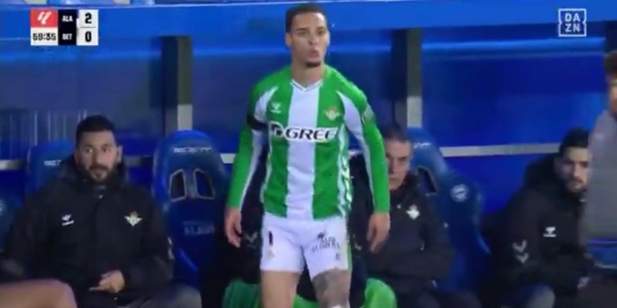 Antony enfadado tras su cambio