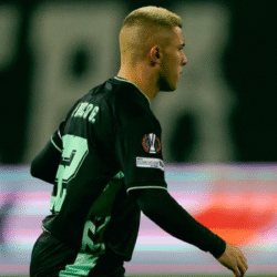 Pablo García durante el partido del Betis ante el PAOK