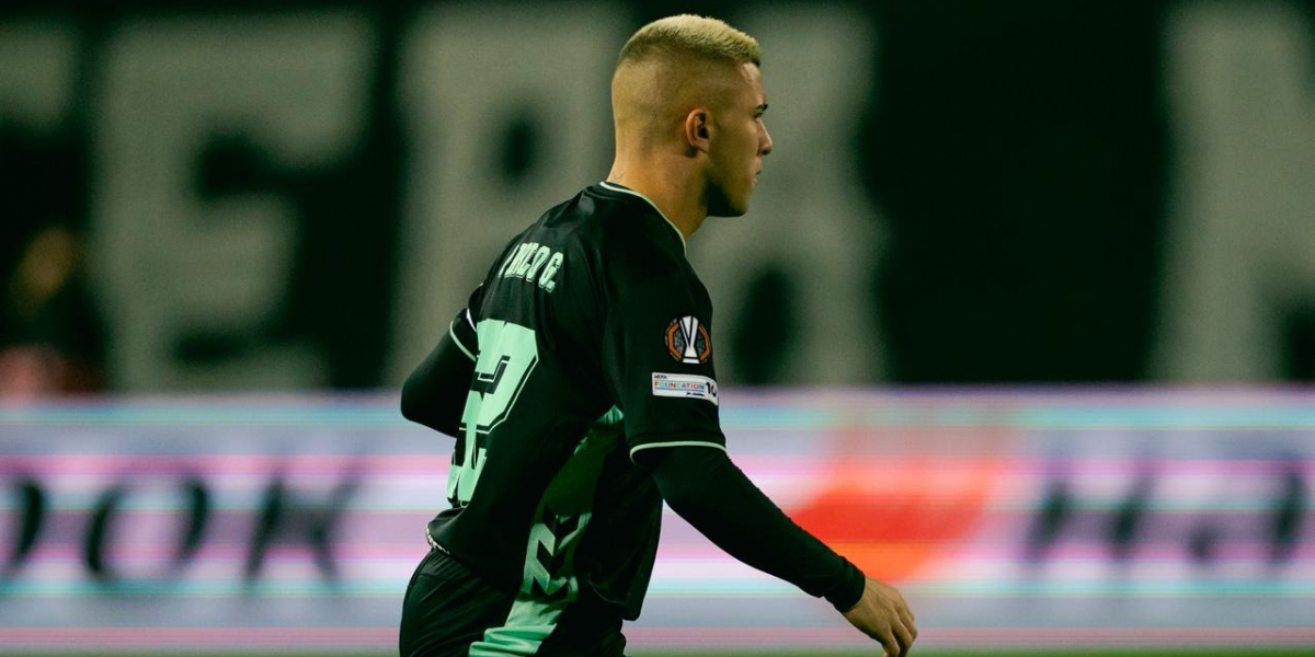 Pablo García durante el partido del Betis ante el PAOK