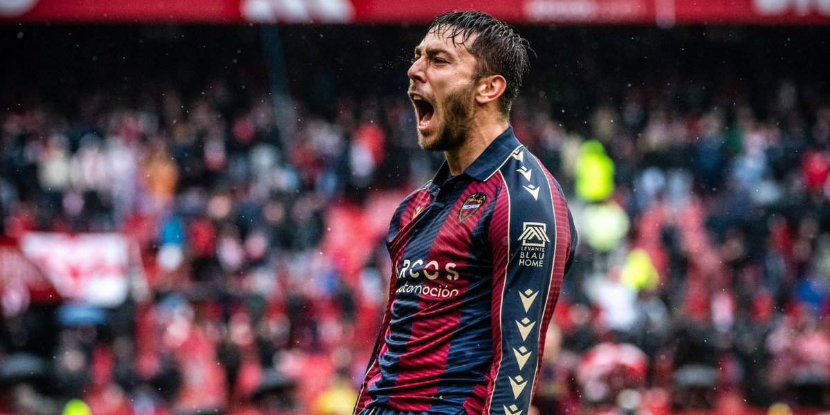 Losada celebra el gol en el Pizjuán 