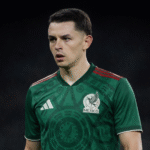 Fidalgo con la camiseta de la selección mexicana