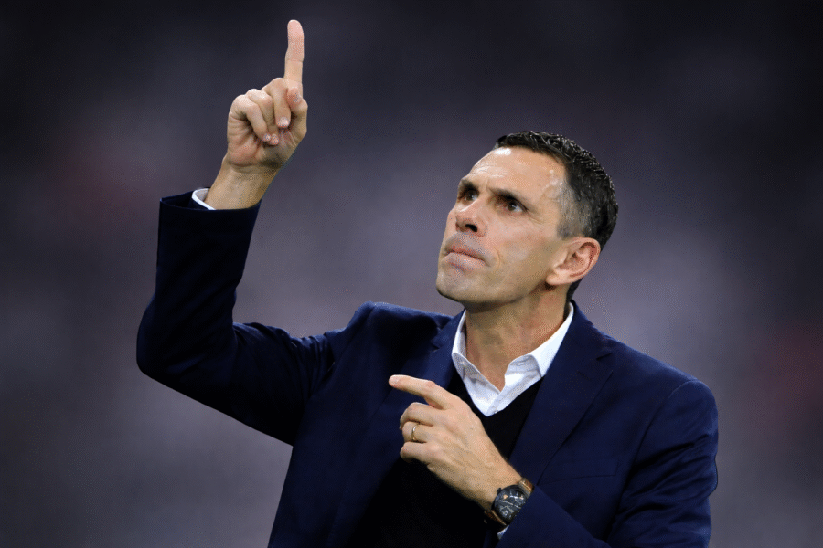 Poyet, ex entrenador del Betis