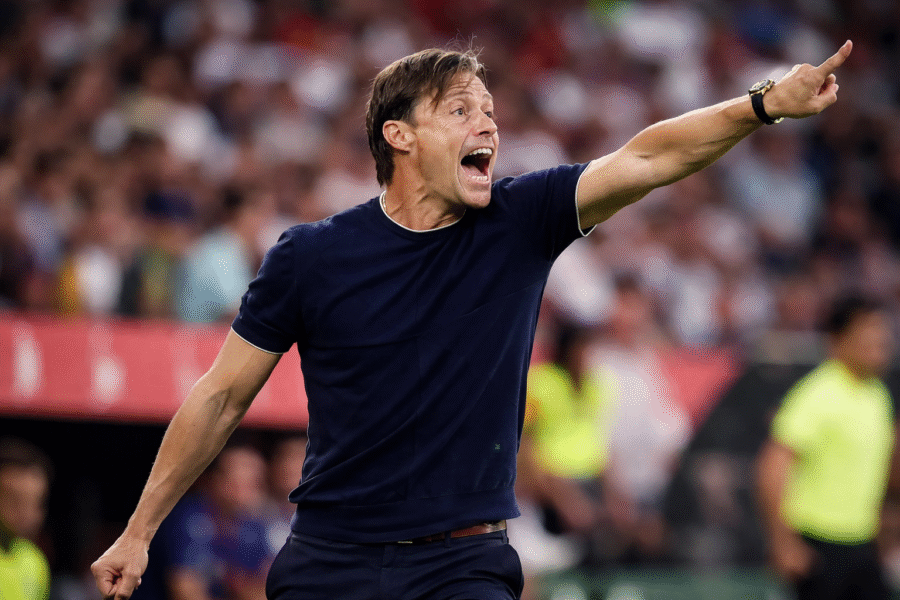 Almeyda durante un partido del Sevilla
