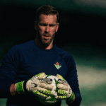 Adrián San Miguel en un entrenamiento del Betis