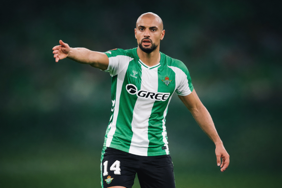 Amrabat, durante un partido del Betis