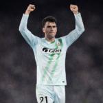 Marc Roca celebrando la victoria del Betis ante el Mallorca