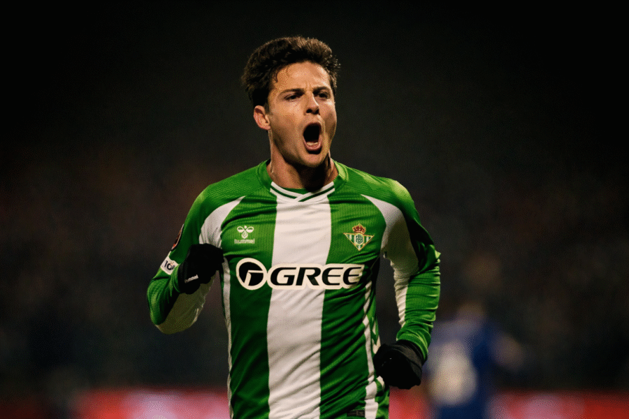 Riquelme, celebrando un gol con el Betis