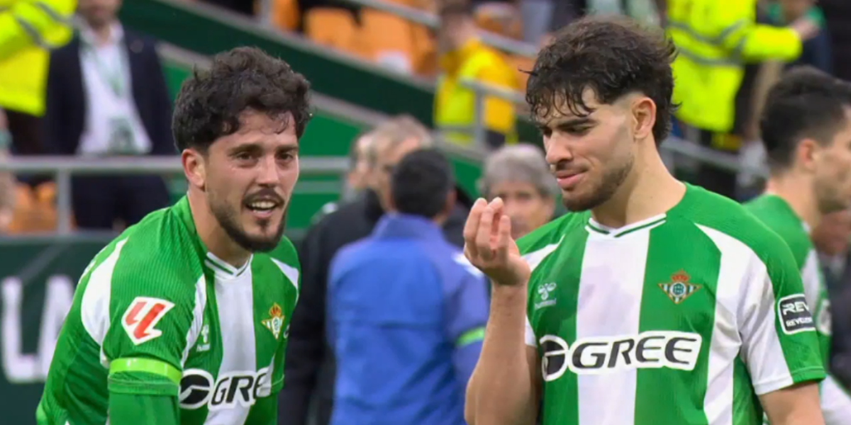 Celebración de Abde y Fornals ante el Valencia 