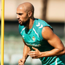 Amrabat en un entrenamiento del Betis