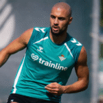 Amrabat en un entrenamiento del Betis