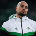 Amrabat en la previa de un partido con el Betis