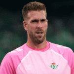 Adrián San Miguel durante un calentamiento