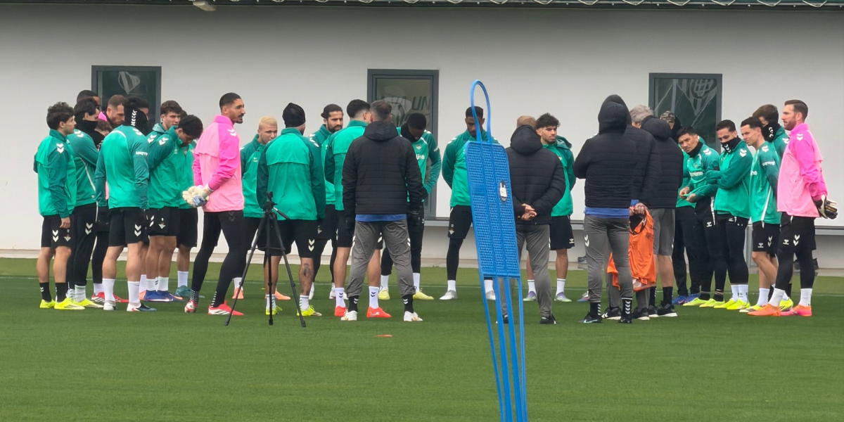 Entrenamiento del Betis previo al choque ante el Atleti