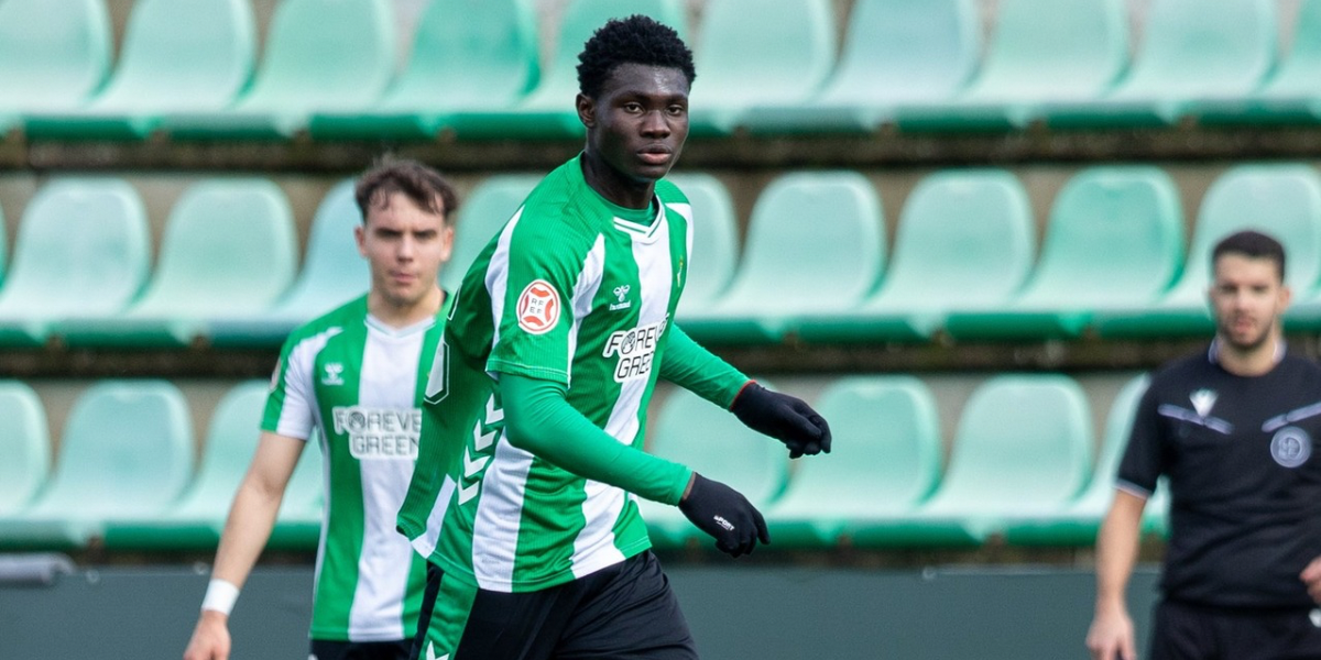 Emmanuel en su debut con el Betis Deportivo 