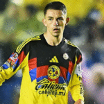 Fidalgo durante un partido con América