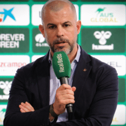 Manu Fajardo durante una presentación del Betis