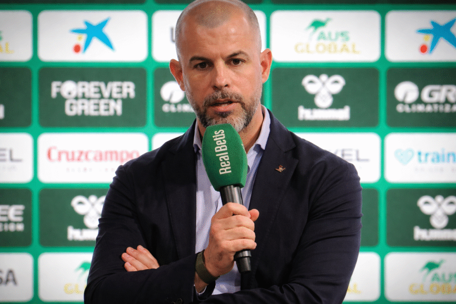 Manu Fajardo durante una presentación del Betis